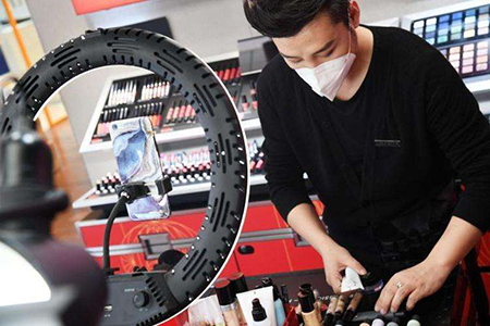 零售商运营小程序直播优势多，玩转私域化客户